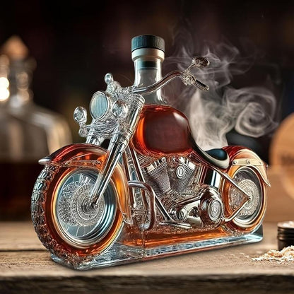 🏍️ Motorkerékpár formájú whiskysüveg – egyedi dísztárgy és italoskészlet egyben!