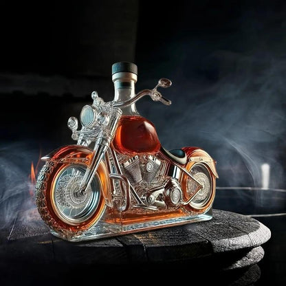 🏍️ Motorkerékpár formájú whiskysüveg – egyedi dísztárgy és italoskészlet egyben!