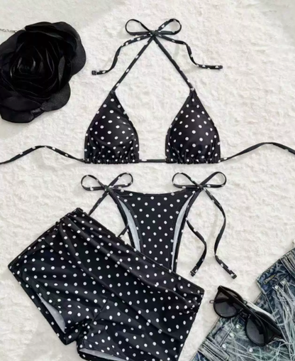 ✨Keresel stílusos nyári fürdőruhát a strandra? 🌊 Pöttyös, oldalt megkötős háromszög alakú bikini alsó – 3 részes szett