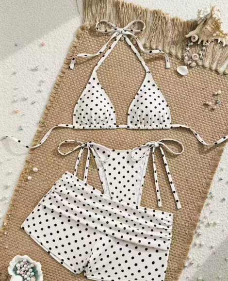 ✨Keresel stílusos nyári fürdőruhát a strandra? 🌊 Pöttyös, oldalt megkötős háromszög alakú bikini alsó – 3 részes szett