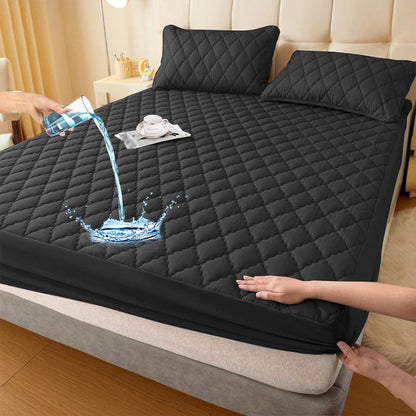 Benne vagy az ágynemű védelmében, és nem akarod, hogy foltok vagy nedvesség tönkretegyék a matracodat? 😌 🛏️ Vízálló, bélelt matracvédő és párnahuzat szett