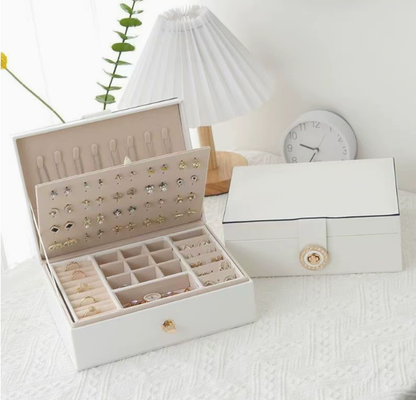 💍 Elveszted folyton a fülbevalóidat és nyakláncaidat a lakásban? Európai stílusú, minimalista, kétszintes ékszeres doboz