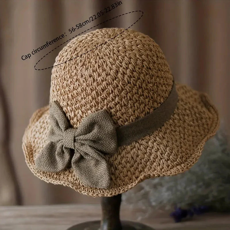 Keresed a tökéletes nyári kalapot, ami véd a naptól és stílusos is egyszerre? ☀️ 🏖️👒 Elegáns, fonott szalmakalap masnival